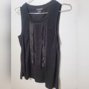 Trouve Elegant Black Tank Top with Textured Detail